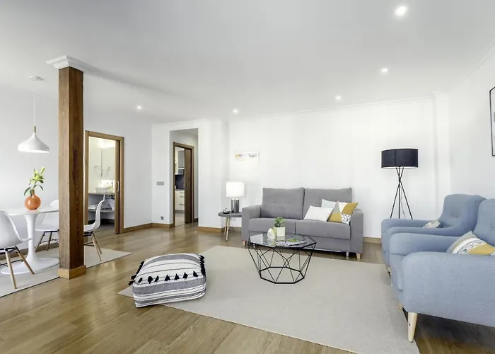 Always Easy I Atico Plaza Apartment *