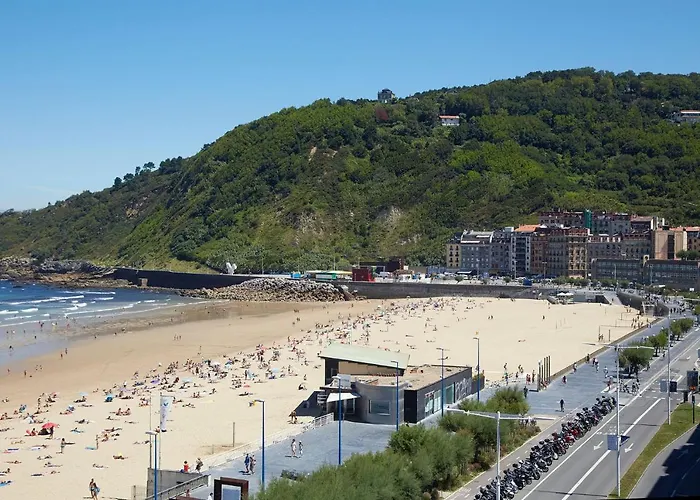 Always Easy I Atico Plaza